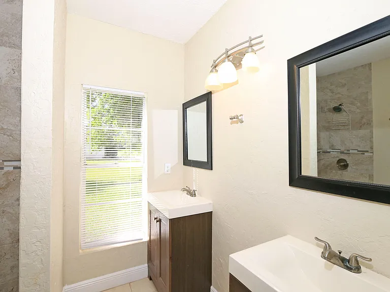 4916 Silver Oak Dr — Photo 15