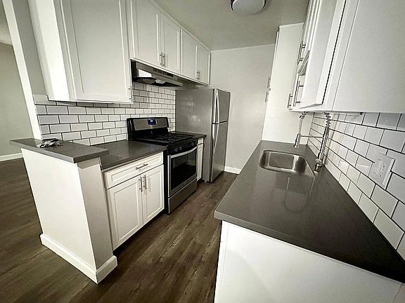 3rd image of 3738 Dufresne Ct APT 2