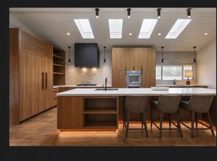 9258 Swallow Dr, Los Angeles, CA 90069