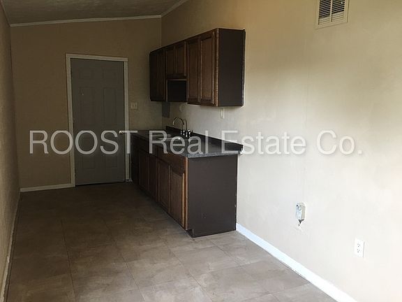 5th image of 228 Galewood Dr