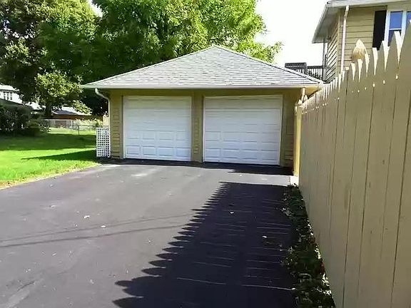 2nd image of 527 Peyton St #2U
