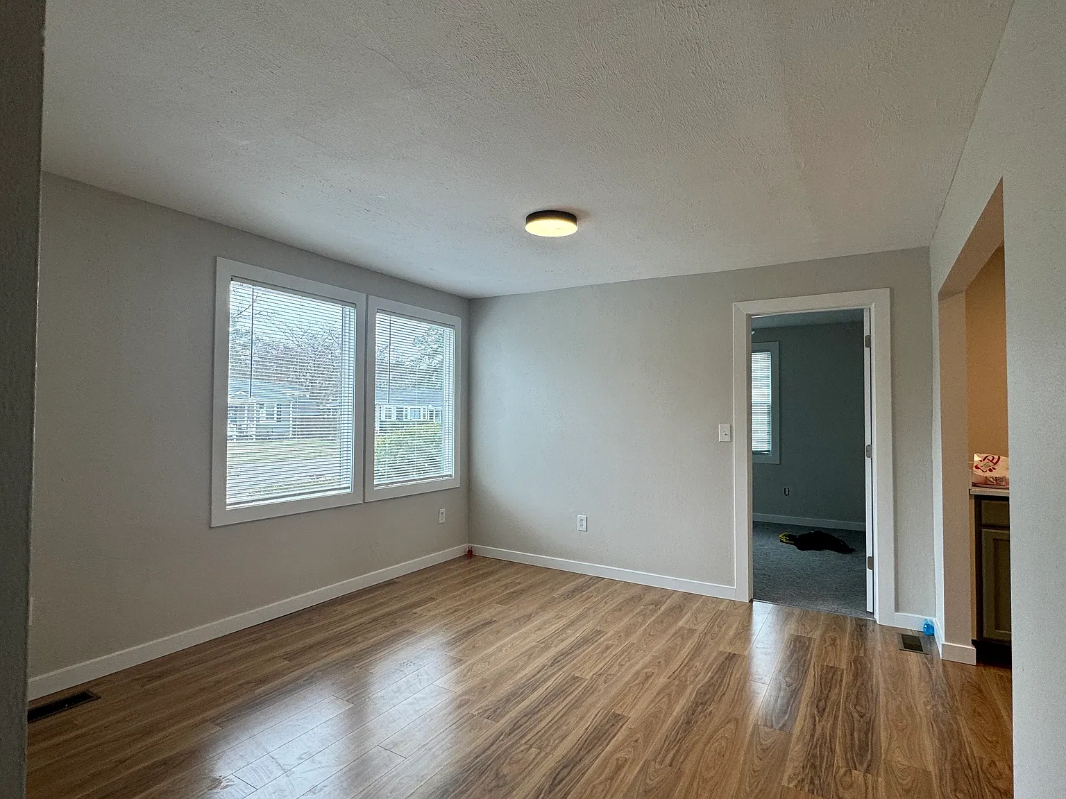 3 bed, 1200 sqft, $2,250 — Photo 3