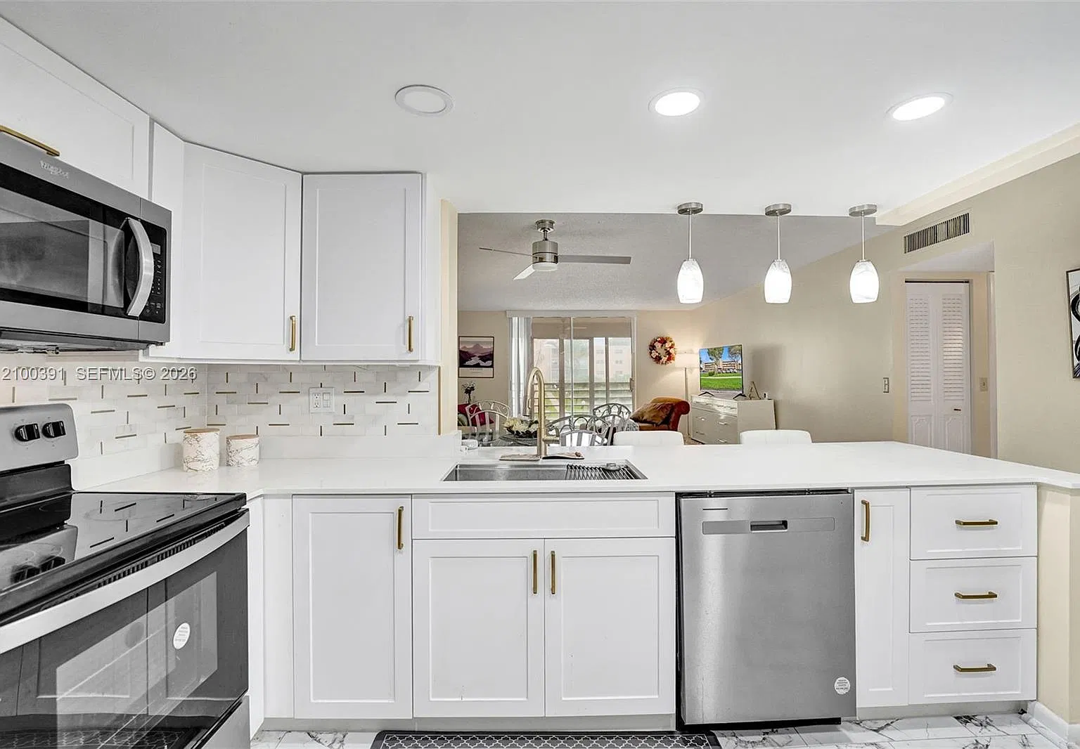 Meadowbrook Lakes Condo — Photo 4