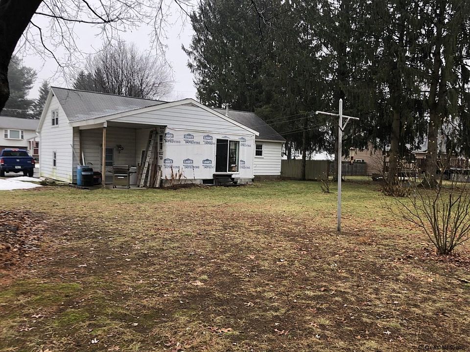 2nd image of 3 Adsit Ln