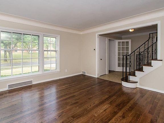 2nd image of 14165 Washington Blvd
