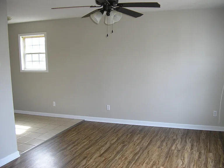 402 Clark St #B — Photo 7