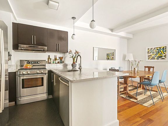 3rd image of 264 Cumberland St APT 7