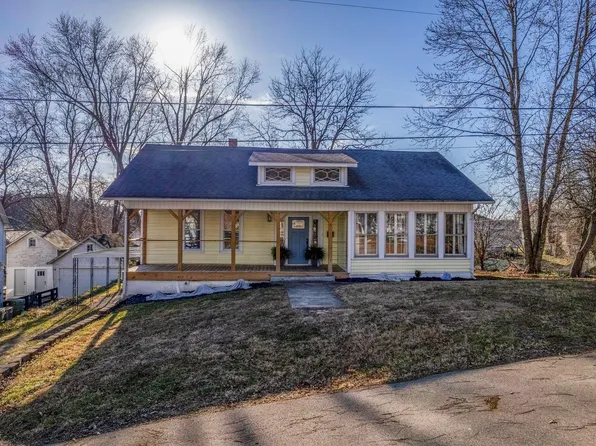 31 N Grandview Ave, Burnside, KY 42519