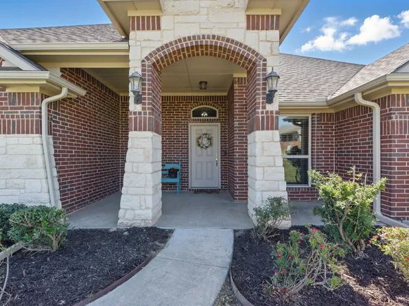 711 Red Stone Ln, Weatherford, TX 76087