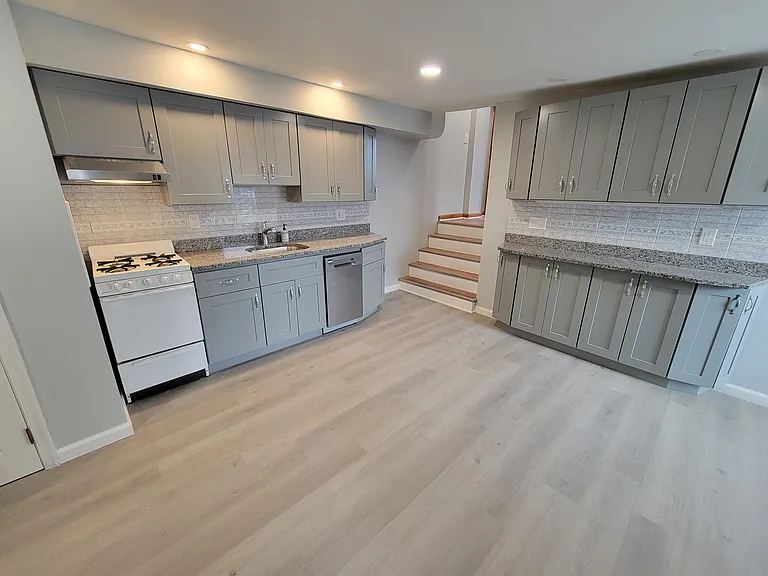 552 N 17th St #3F — Photo 1