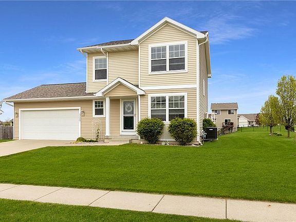 2nd image of 300 Mulberry Dr NW