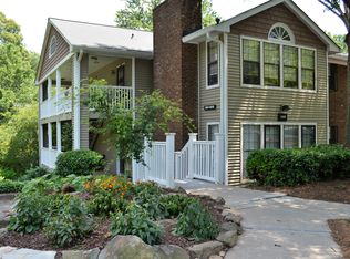 505 Barrington Hills Dr, Sandy Springs, GA 30350