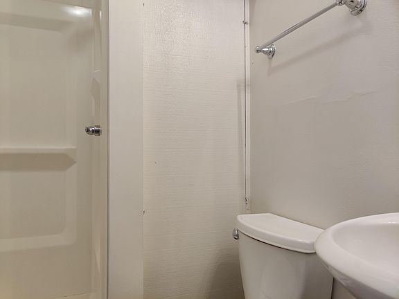 4th image of 232 Pierce St #24