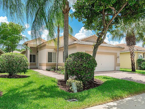 3rd image of 8035 Bellafiore Way