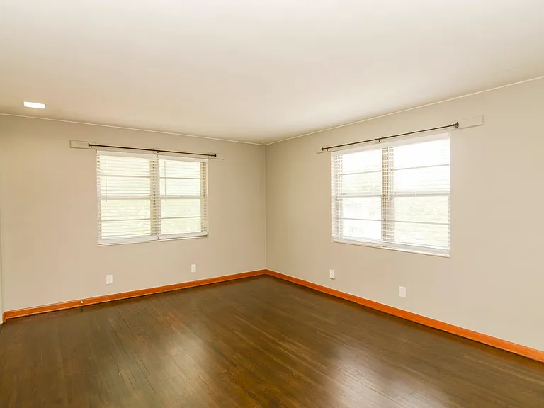 214 W Atchison St #3 — Photo 2