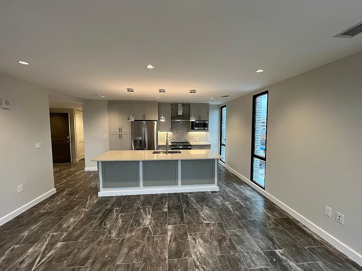 Duke Grace Apartments — Photo 1