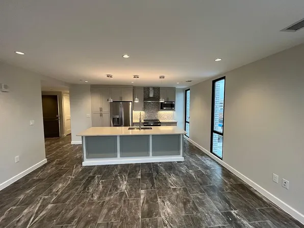 Duke Grace Apartments