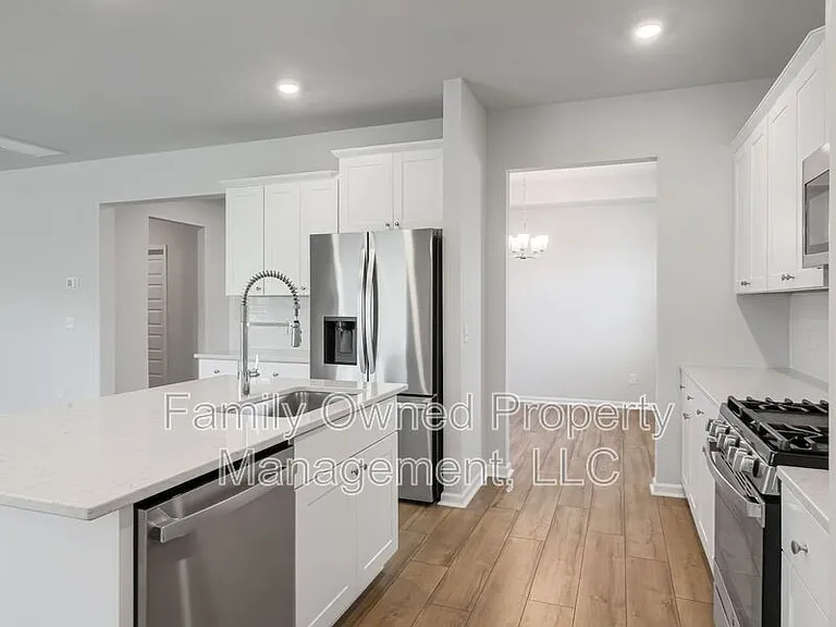 2048 Longhorn Ln — Photo 27