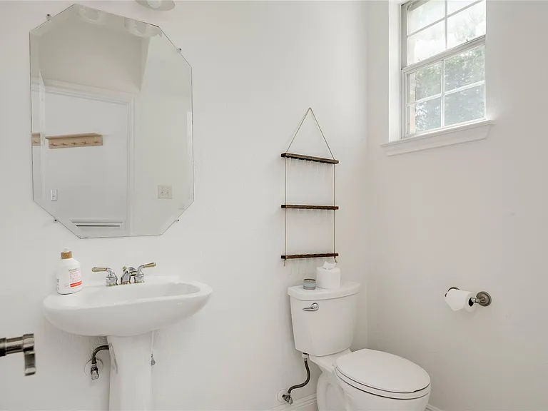 1802 Village Oak Ct — Photo 15