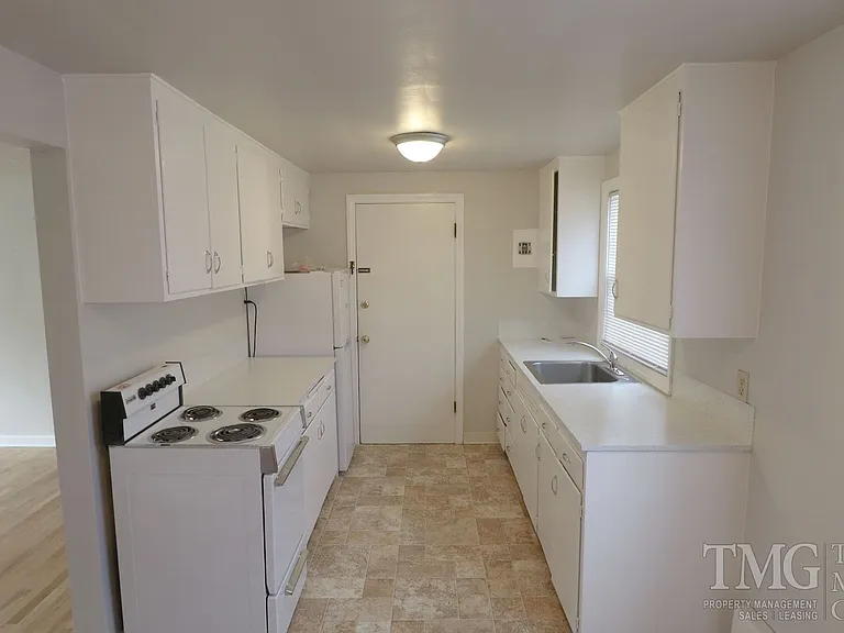 1905 Daniels St #1915 — Photo 8