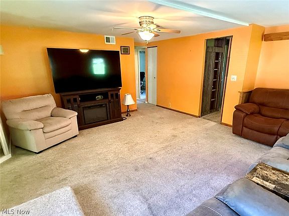 4th image of 912 Hadley Ln