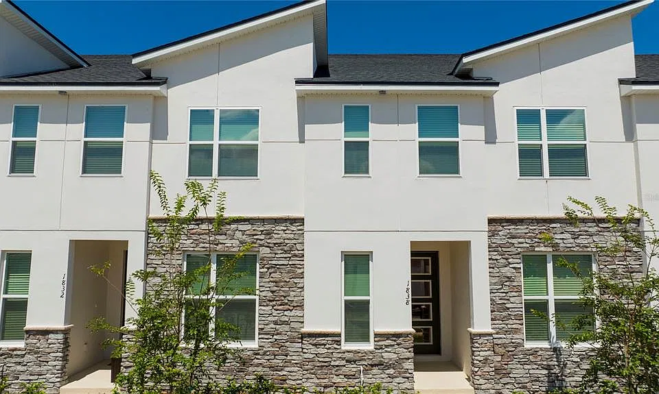 1838 Tropical Palms Cir