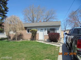 20155 Fenton St, Roseville, MI 48066