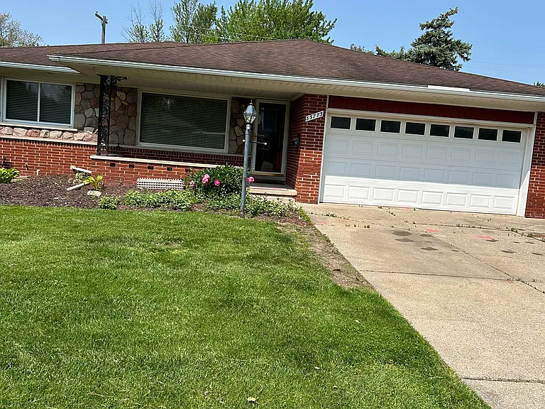 33773 Somerset Dr — Photo 14