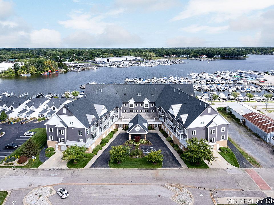 917 W Savidge St Spring Lake MI Zillow