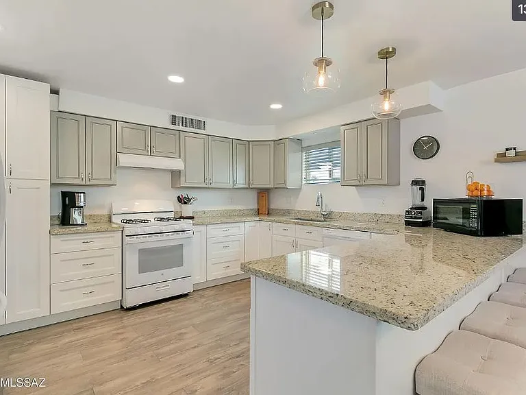 3402 E Kleindale Rd — Photo 23