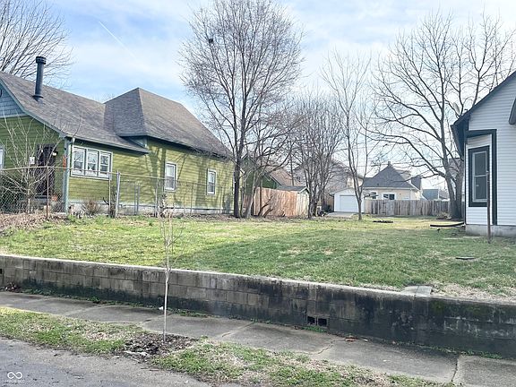 4th image of 1125 Larch St