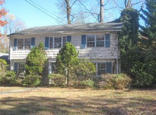 27 Whig Rd, Scarsdale, NY 10583