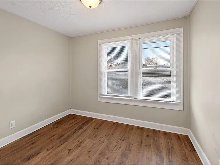 506 - 508 Emerson Ave — Photo 37