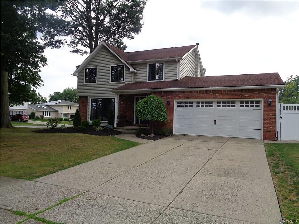 1st image of 26 Hemlock Dr