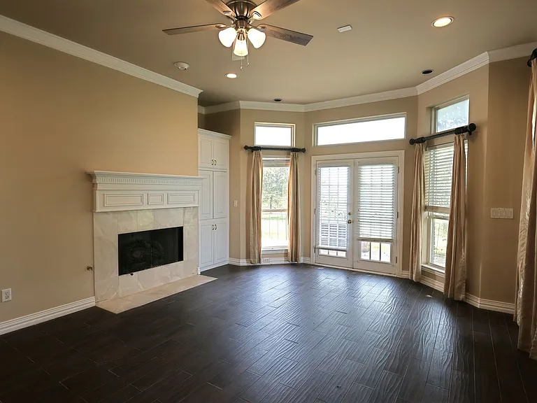 5700 FM 424 — Photo 29