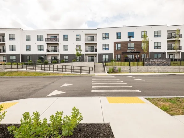 203 Lowell St #119, Wilmington, MA 01887