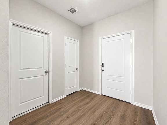 3rd image of 702 Watermill Rd