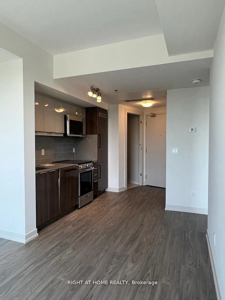 Merge condos — Photo 3