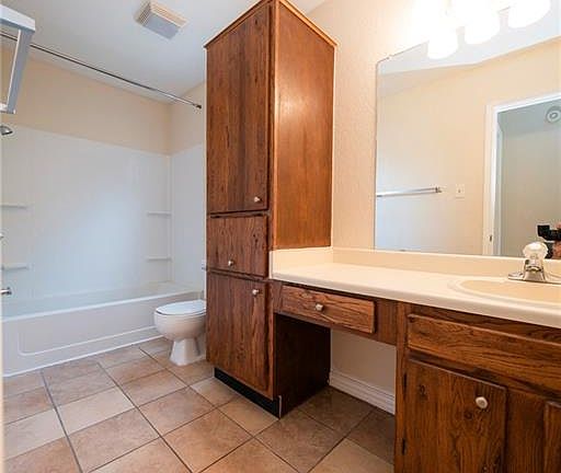 4th image of 1754/1756 Horseshoe Cir