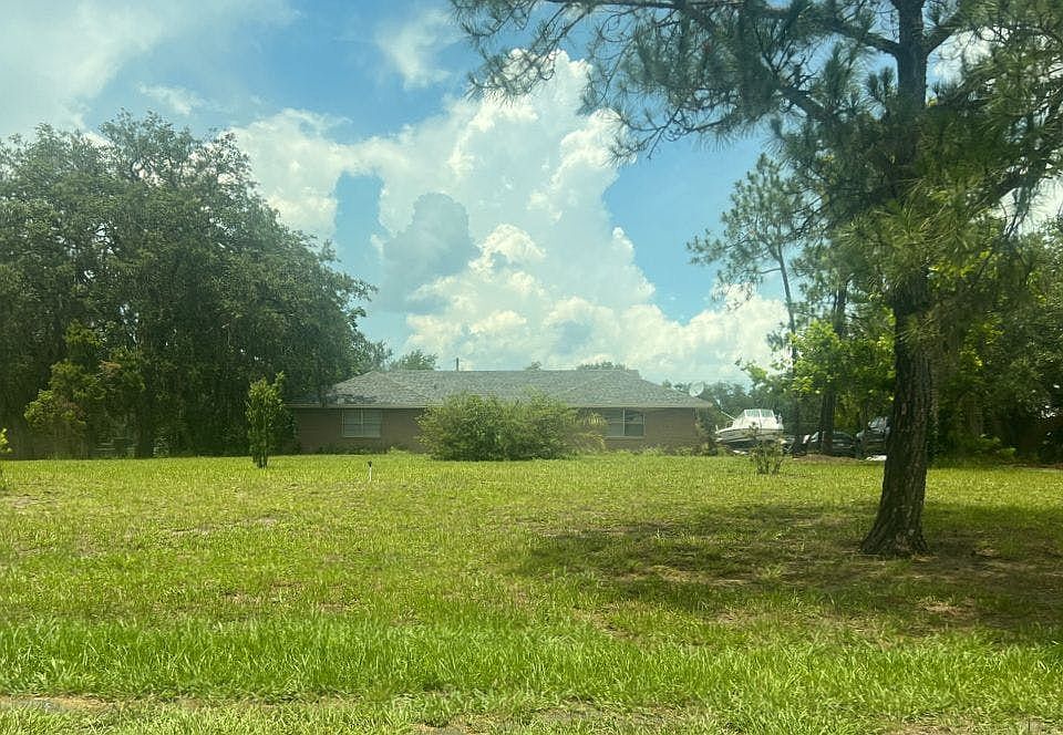 1st image of 8825 Oakwood Dr