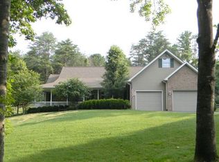 1494 Haymakertown Rd, Troutville, VA 24175