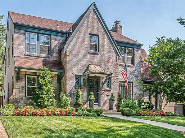 628 Romany Rd, Kansas City, MO 64113