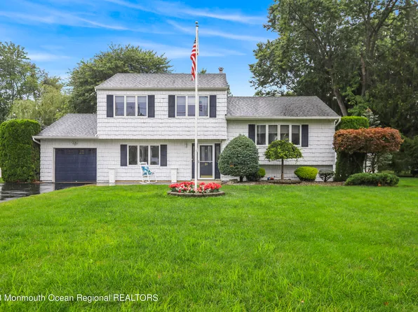 16 Whitman Boulevard, Manalapan, NJ 07726