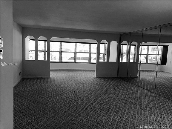 4th image of 3111 NE 51st St APT 202C
