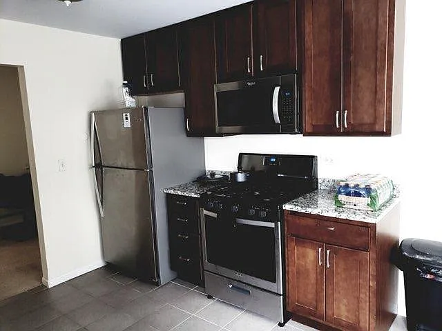 266 Mayfair Ln — Photo 3