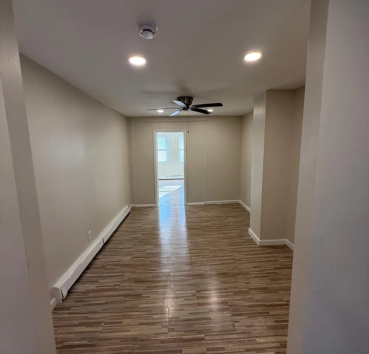 3 bed, 1100 sqft, $1,995 — Photo 4