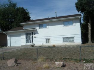 3725 Devonshire Ln, Pueblo, CO 81005