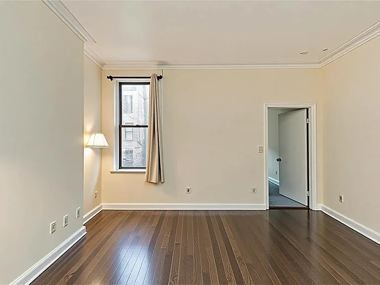 1214 Washington St #3 — Photo 4