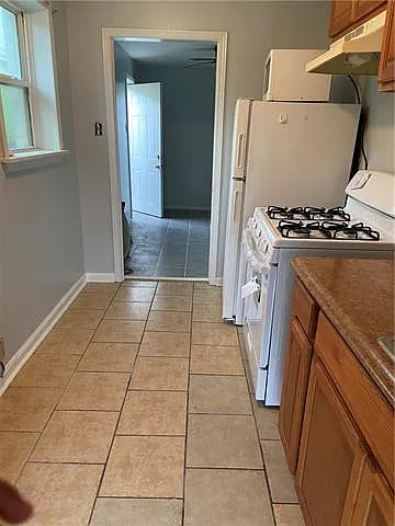 1 bed, 1.0 bath, $1,150 — Photo 2