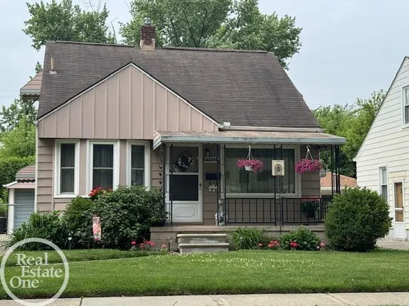 18746 Woodside St, Harper Woods, MI 48225